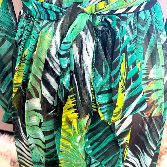 Jungle Print Long-Sleeve Maxi Dress - Picture 9 of 12
